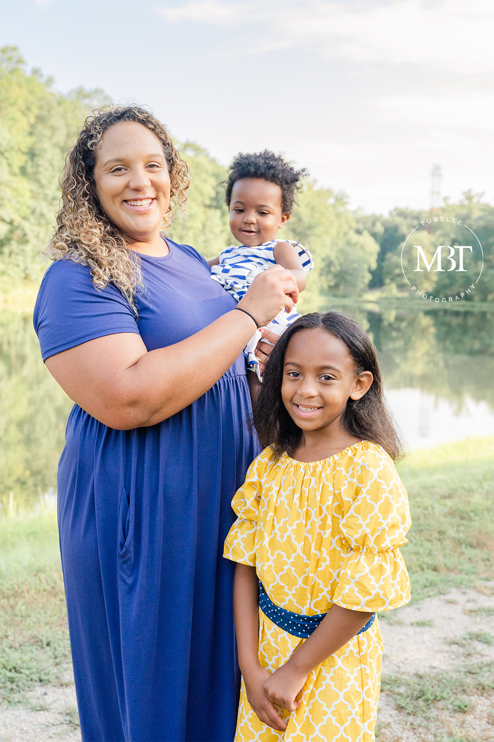 portrait of mom with her kids, taken in Triangle, Virginia by a Virginia portrait photographer