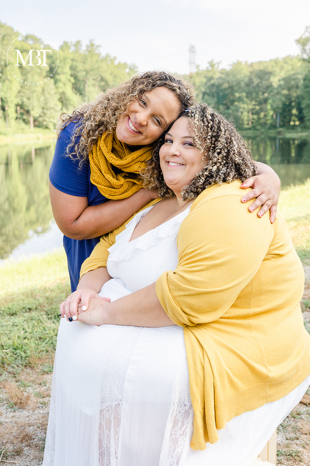 portrait of sisters, taken at Locust Shade Park by a Virginia portrait photographer