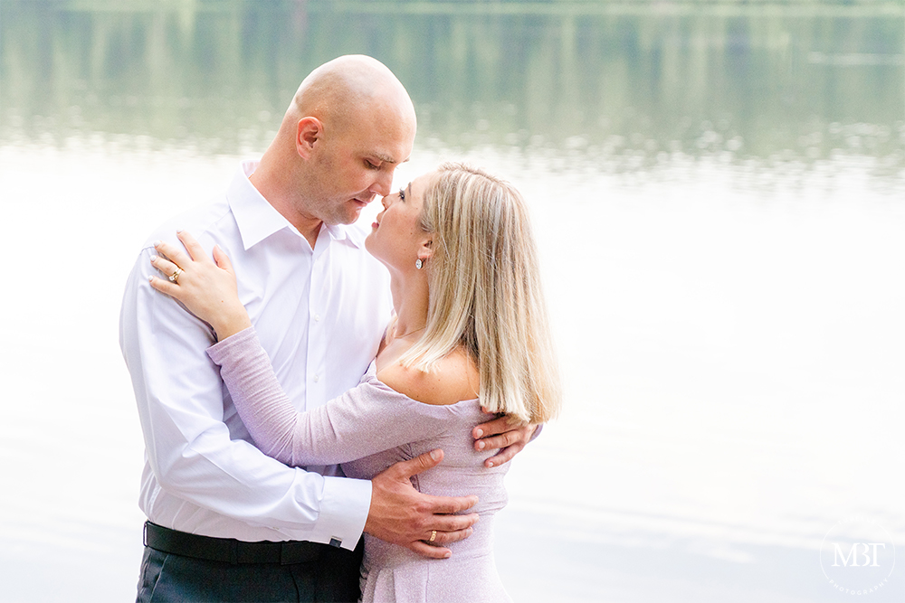 couples session at Burke Lake Park in Fairfax, Virginia by a Virginia couples photographer