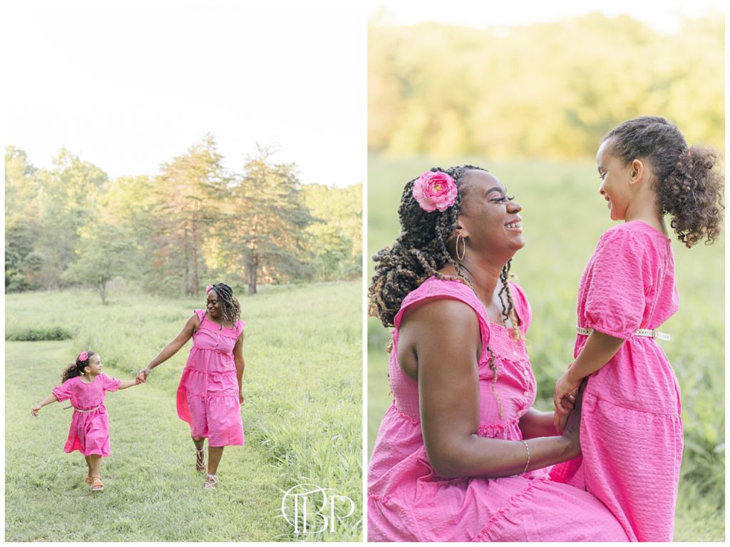 Mommy and me photos in Chantilly, Virginia, taken by TuBelle Photography, a spring mini session photographer