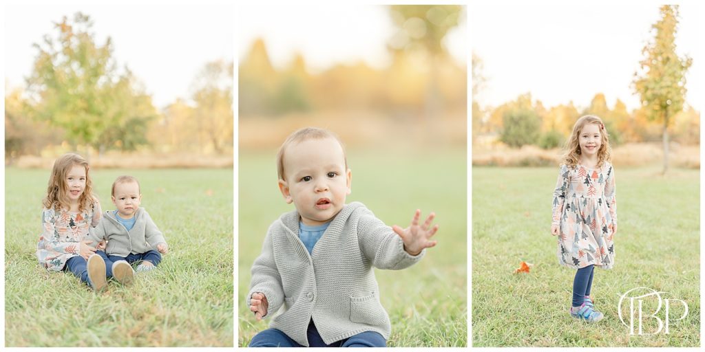 Kids in the grass during fall mini session taken by Ashburn, Virginia photographer