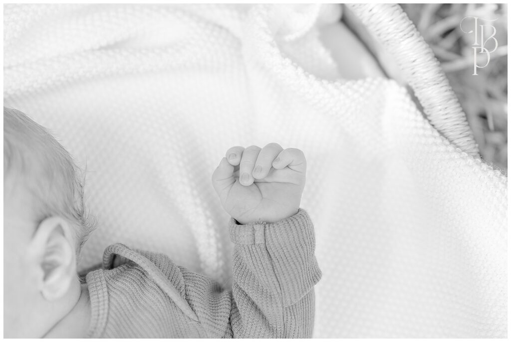 Baby's hand and fingers during Ashburn,Virginia newborn photo